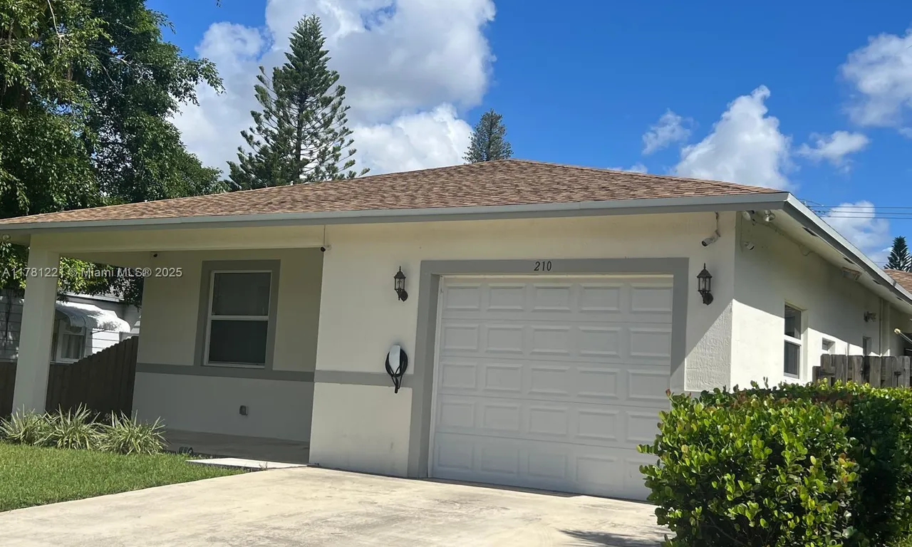 210 SW 4th St # 210, Dania Beach FL 33004