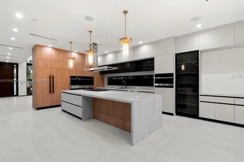 1132 SE 6th Ter, Fort Lauderdale FL 33316