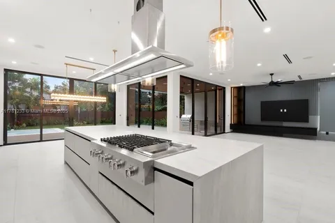 1132 SE 6th Ter, Fort Lauderdale FL 33316
