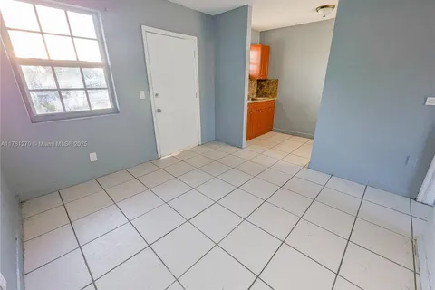 1736 NW 19th St # 9, Miami FL 33125