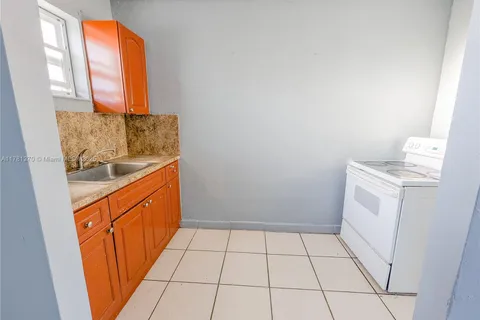 1736 NW 19th St # 9, Miami FL 33125