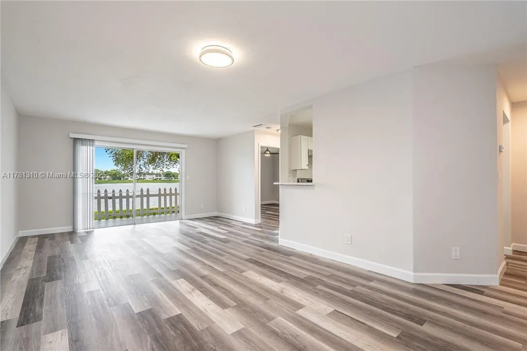 3433 NW 44th St # 102, Oakland Park FL 33309