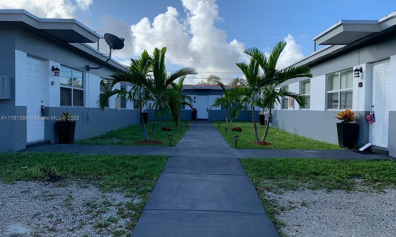 2300 Douglas St # 1, Hollywood FL 33020