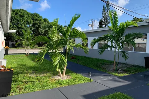 2300 Douglas St # 1, Hollywood FL 33020