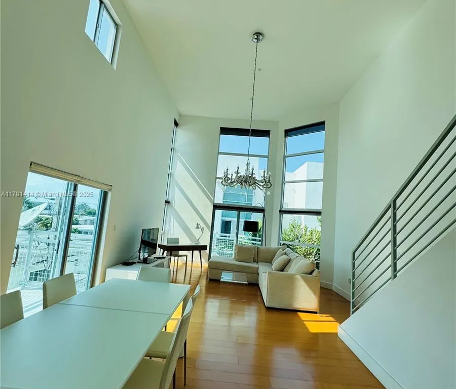 7728 Collins Ave # 17, Miami Beach FL 33141