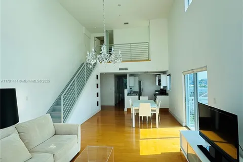 7728 Collins Ave # 17, Miami Beach FL 33141