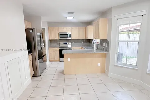 203 Maple Ter # 203, Davie FL 33325