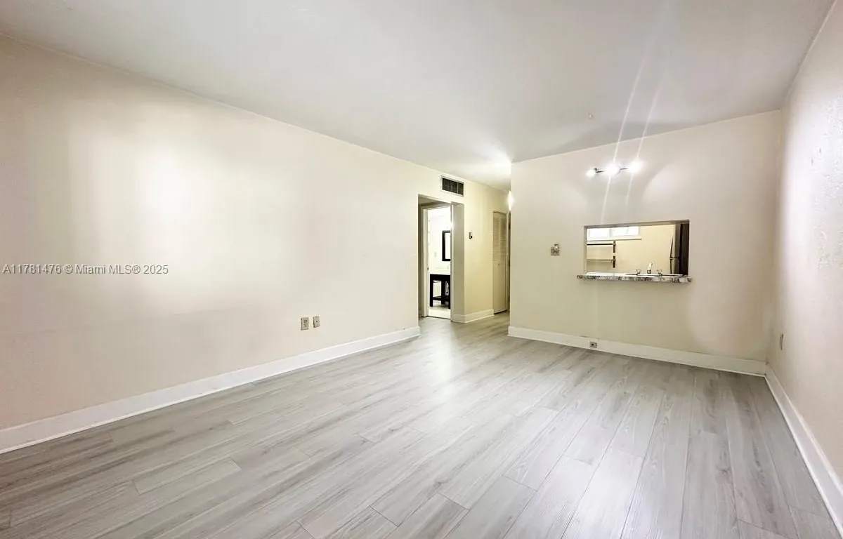8601 SW 68 CT # 5, Pinecrest FL 33143