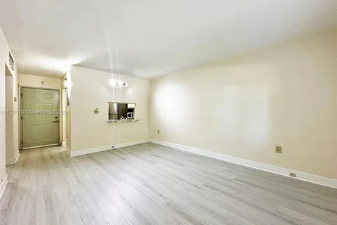 8601 SW 68 CT # 5, Pinecrest FL 33143