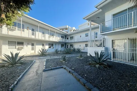 7271 Gary Ave # 7, Miami Beach FL 33141