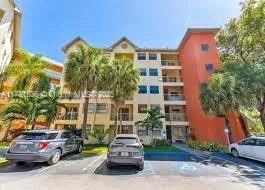8225 Lake Dr # 302, Doral FL 33166