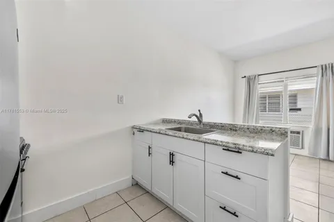 8135 Crespi Blvd # 4, Miami Beach FL 33141