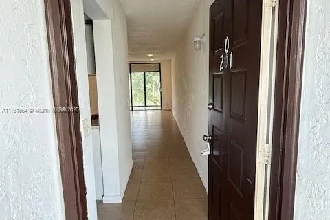 207 Lake Pointe Dr # 201, Oakland Park FL 33309