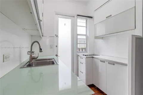 639 12th St # 1, Miami Beach FL 33139