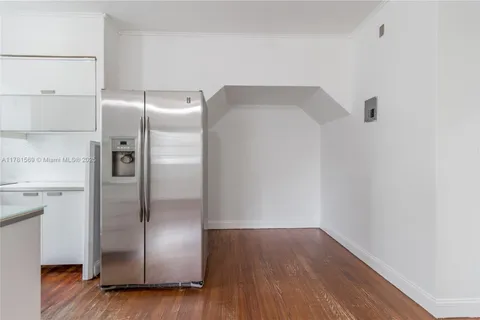 639 12th St # 1, Miami Beach FL 33139