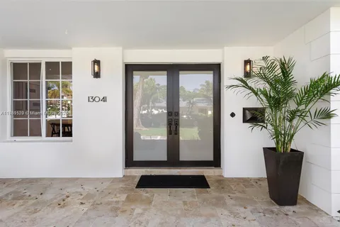 13041 SW 70th Ave, Pinecrest FL 33156