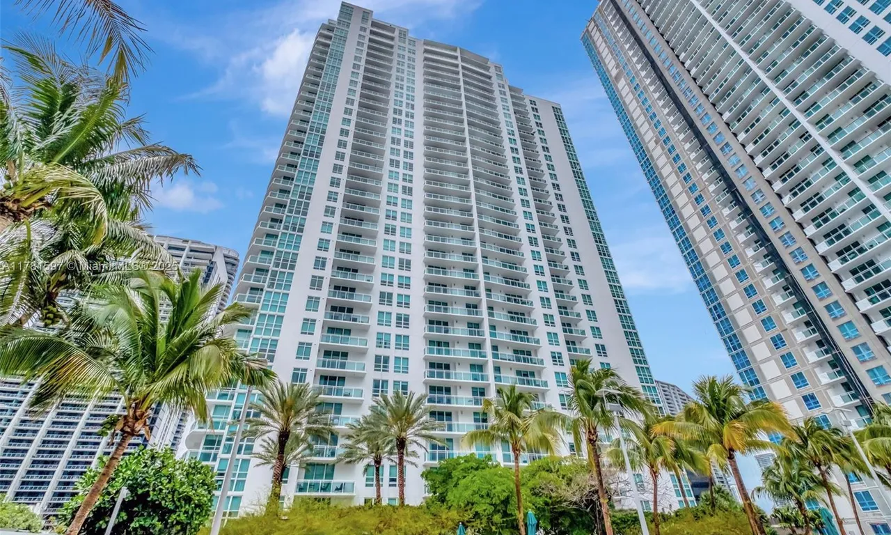 951 Brickell Ave # 2011, Miami FL 33131