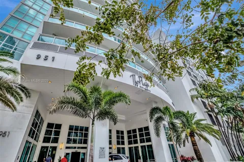 951 Brickell Ave # 2011, Miami FL 33131