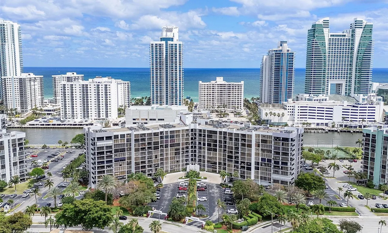 600 Parkview Dr # 625, Hallandale Beach FL 33009