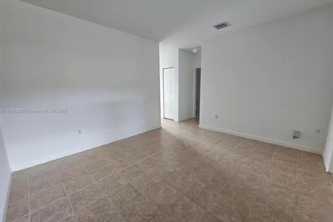 1005 NE 42nd Ave, Homestead FL 33033