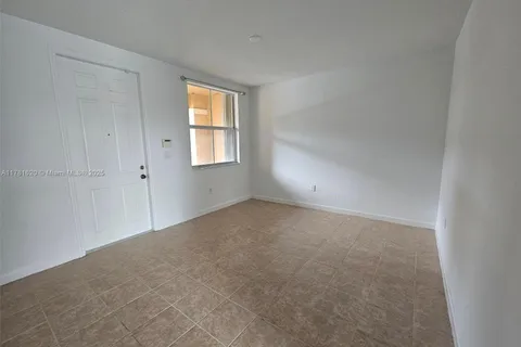 1005 NE 42nd Ave, Homestead FL 33033