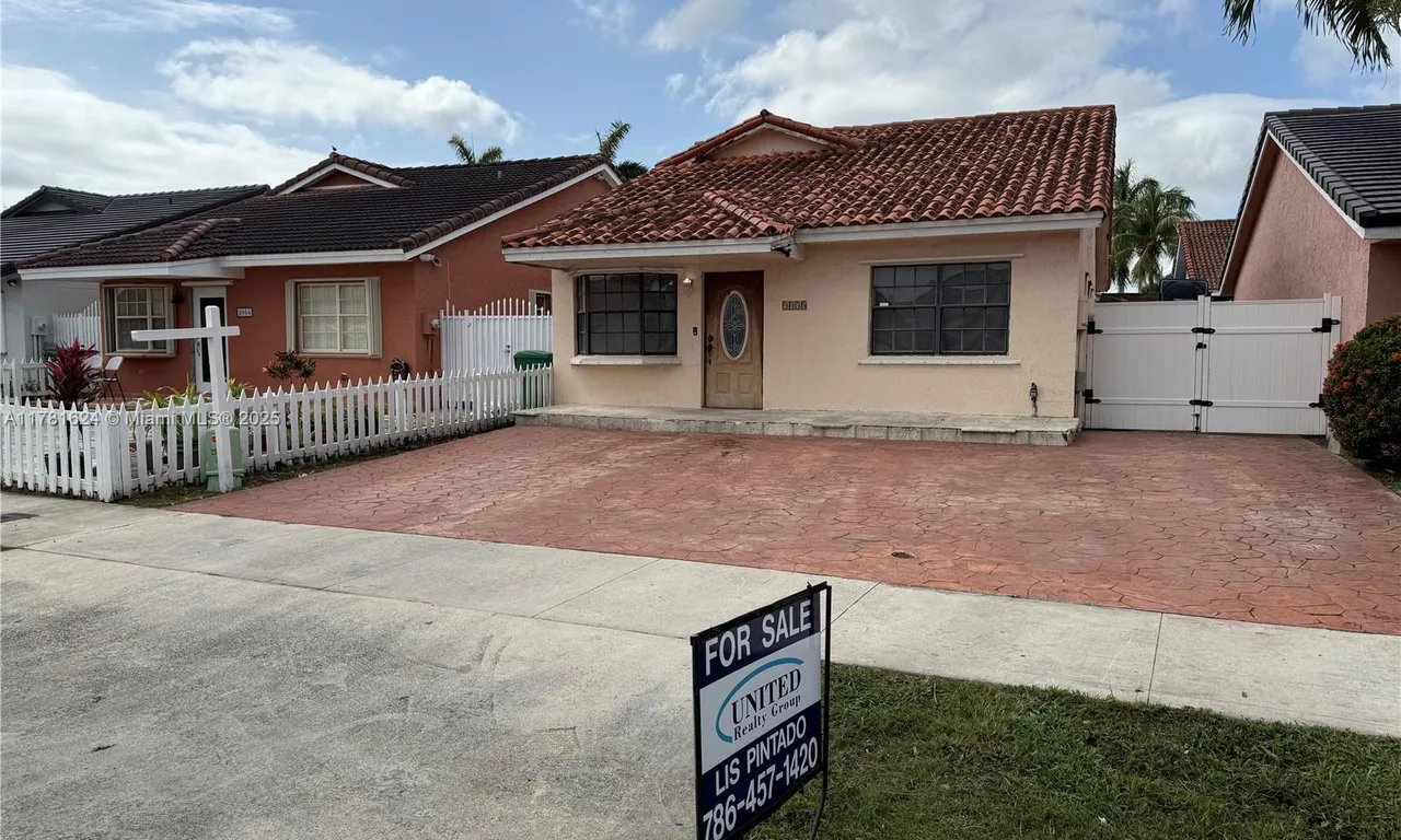 9058 NW 115th St, Hialeah Gardens FL 33018