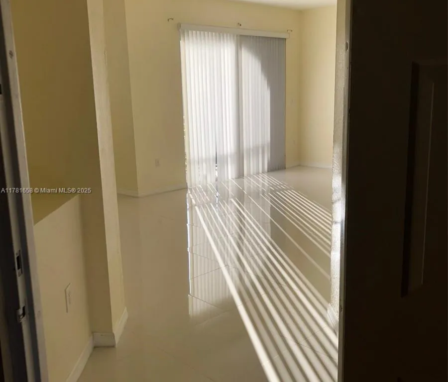 8826 W Flagler St # 216, Miami FL 33174