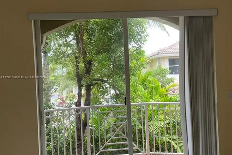 8826 W Flagler St # 216, Miami FL 33174