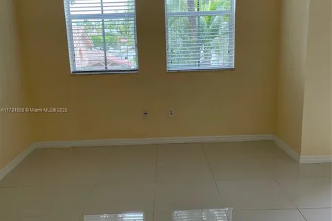 8826 W Flagler St # 216, Miami FL 33174