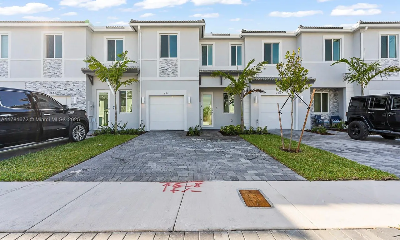628 SE 13th St Cir, Homestead FL 33034