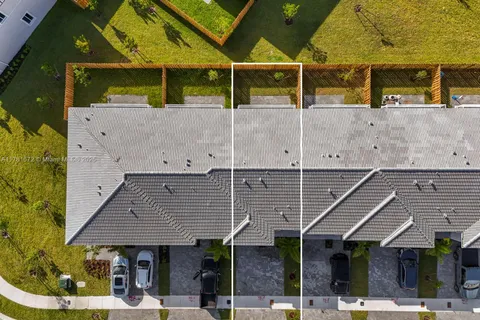 628 SE 13th St Cir, Homestead FL 33034