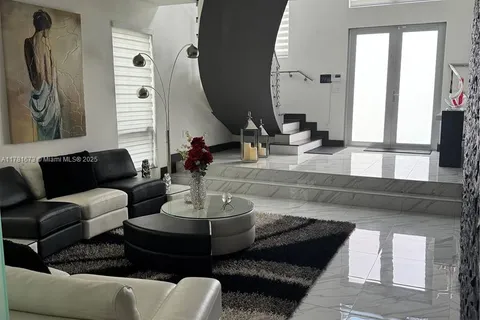 8272 NW 33rd Ter, Doral FL 33122