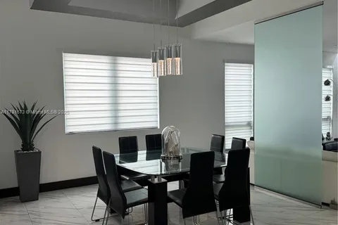 8272 NW 33rd Ter, Doral FL 33122