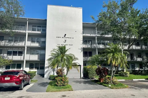 101 SW 132nd Way # 309J, Pembroke Pines FL 33027