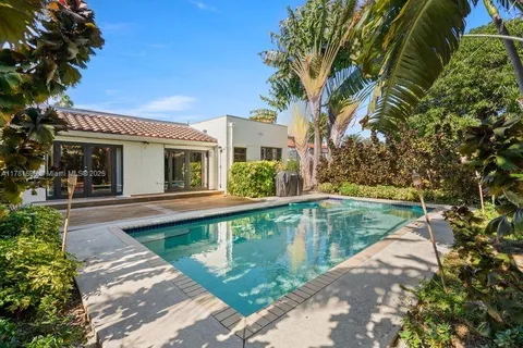 4531 Sheridan Ave, Miami Beach FL 33140