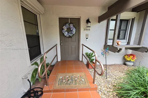 8666 SW 114th Pl, Miami FL 33173
