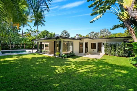 325 Gulf Rd, Key Biscayne FL 33149