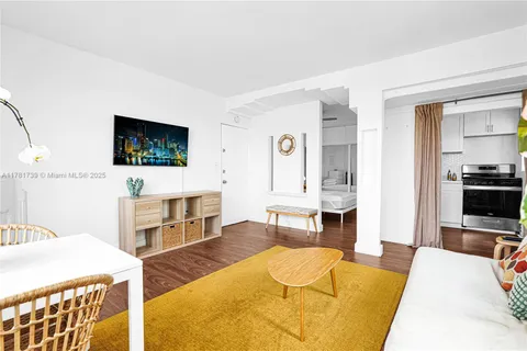 1525 Meridian Ave # 201, Miami Beach FL 33139
