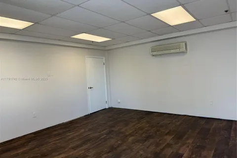 2355 NW 70th Ave # 1, Miami FL 33122
