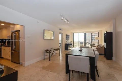90 E Edgewater Dr # 806, Coral Gables FL 33133