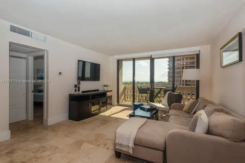 90 E Edgewater Dr # 806, Coral Gables FL 33133