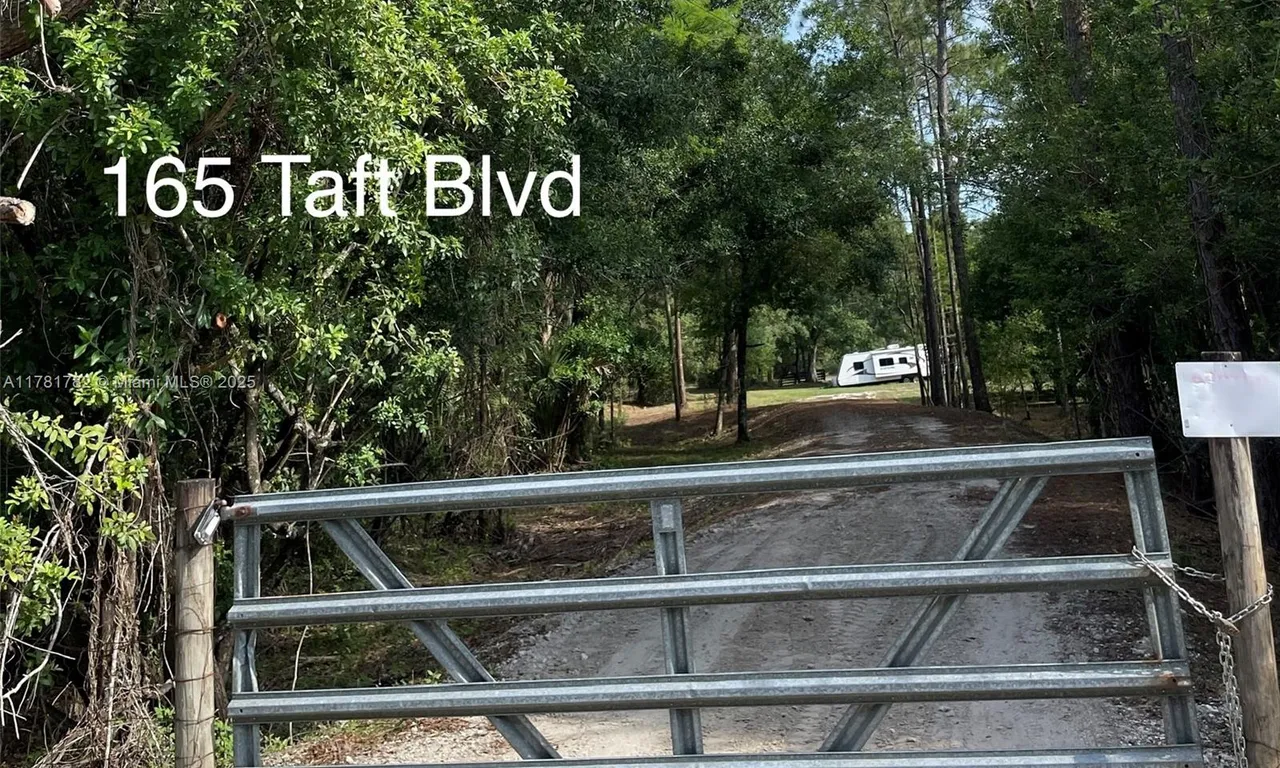 165 Taft Blvd, Clewiston FL 33440