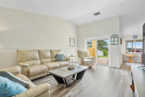 6340 NW 198th Ter, Hialeah FL 33015