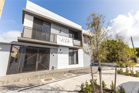 1547 NW 2nd St # 203, Miami FL 33125