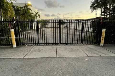 44 NW 168 St, North Miami Beach FL 33162