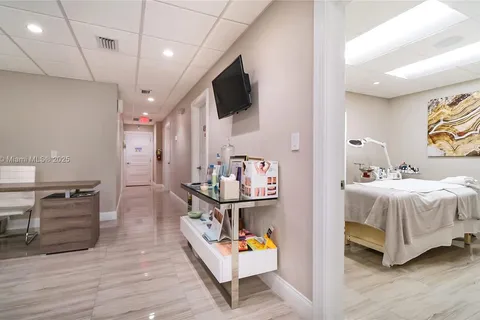 201 N University Dr # 14, Plantation FL 33324