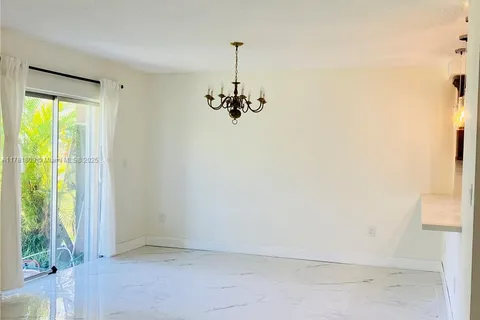 17190 SW 94th Ave # 906, Palmetto Bay FL 33157