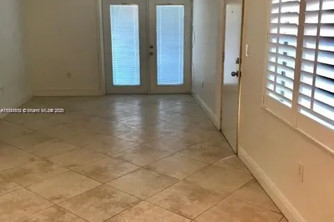 2545 S Bayshore Dr # 208, Miami FL 33133