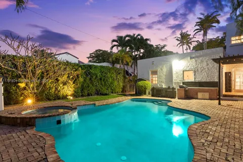 1125 Asturia Ave, Coral Gables FL 33134