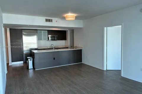 55 SE 6th St # 2005, Miami FL 33131